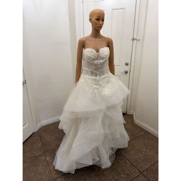 Oleg Cassini Dresses & Skirts - Oleg Cassini Size 16 W Ivystone White Strapless Lace Wedding Dress Layered Train